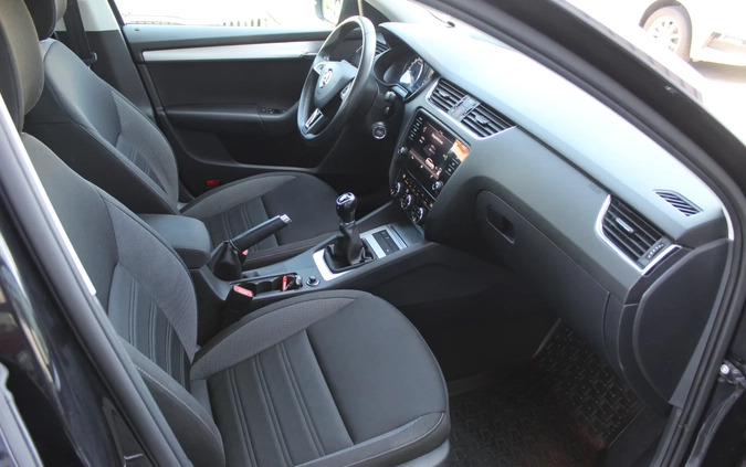 Skoda Octavia cena 64900 przebieg: 129998, rok produkcji 2020 z Kolbuszowa małe 436